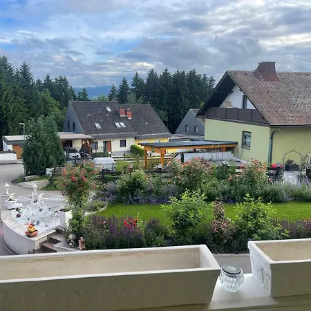 Villa In Elegant Am Red Bull Ring In Spielberg *