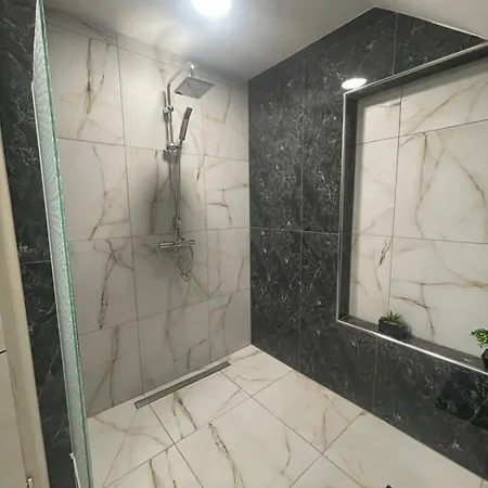 In Elegant Am Red Bull Ring In Spielberg Villa